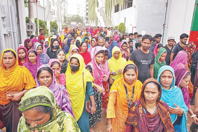 গাজীপুরে খুলেছে অধিকাংশ কারখানা, বিক্ষোভ থামেনি আশুলিয়ায়